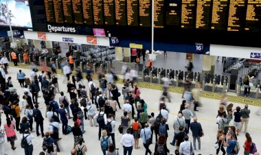 İngiltere Noel Kaosuna çözümü Tren yolculuğunu planlamada buldu